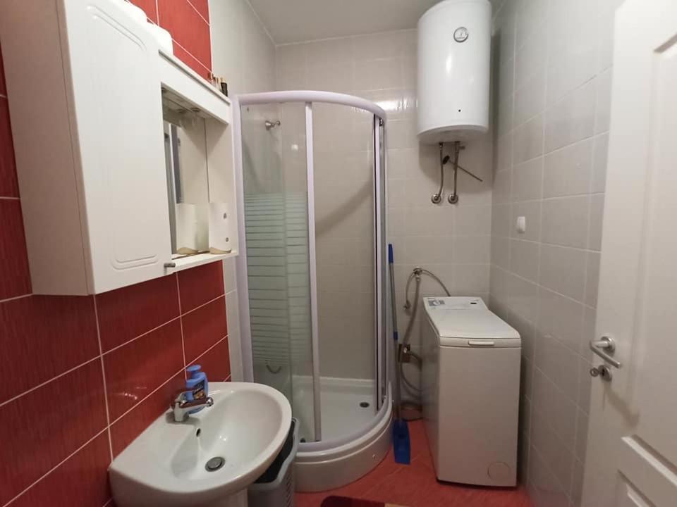 Omega Hotell Doboj Eksteriør bilde